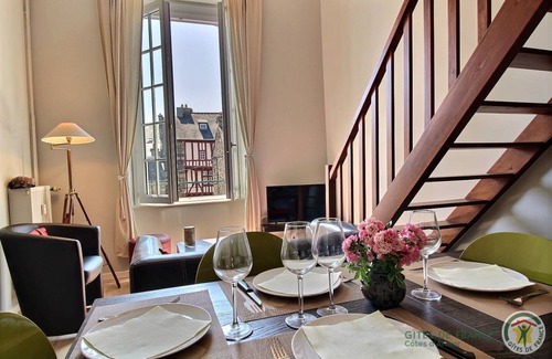 Dinan House | 55 m² Gîte ∙ 2 bedrooms ∙ 4 guests