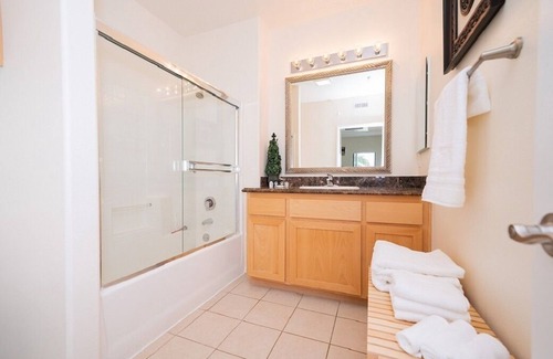 Westlake Apartment | 552618 Luxurious Executive Suite - LA Live, DTLA