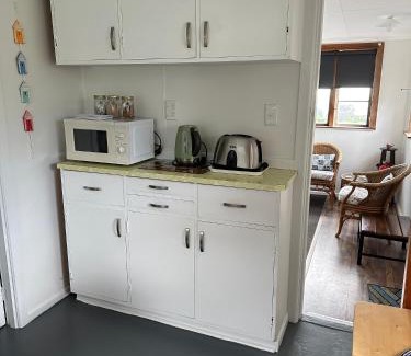 New Plymouth House | 58 Pioneer - Retro Studio Unit