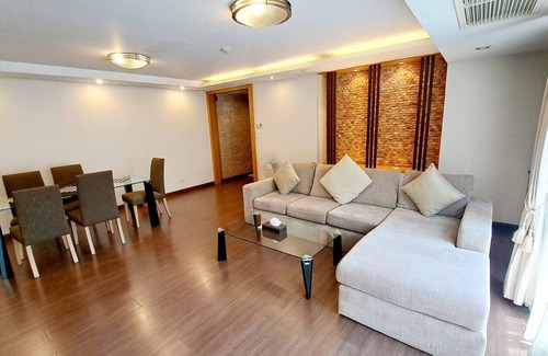 Khlong Toei Nuea Apartment | 5B - 2 Bedroom Downtown Apartment with shared Pool