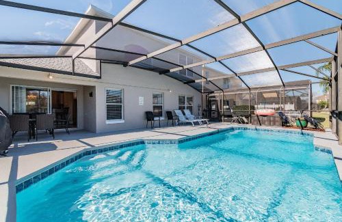 Lake Berkley Villa | 5B/3B Lake View Private Pool