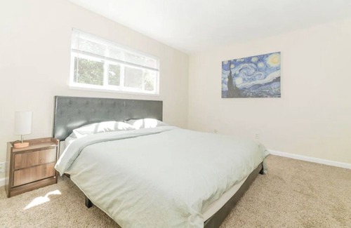 Sacramento House | 5B3B | Backyard BBQ | Workstation | RV Driveway