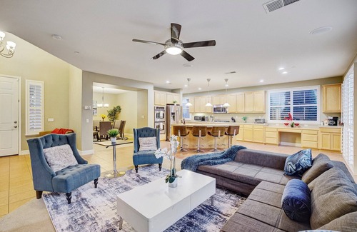 Santa Rosa House | 5BD/3BA Wine County Home w/Billiards & BBQ!