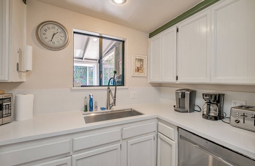 Opal Cliffs House | 5bdr + Kids Game Room, Walk to Beach, Hot Tub!