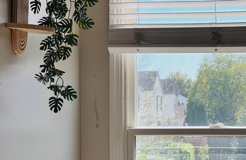 Lewis Center House | 5Bedroom vacation home in prime location w/NETFLIX, king bed, workspace & patio