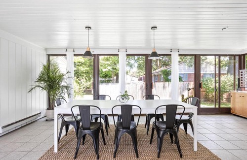 Lawrence Villa | 5BR 2BA Fun Family Home Sleeps 12 Pinball TVs 15m DT