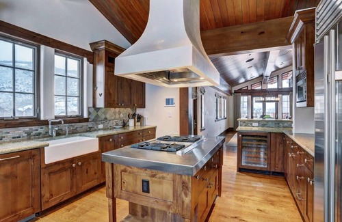 Vail Ski Chalet | 5BR Chalet | Private Elevator + Ski-in/Ski-out