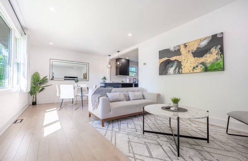 Ottawa Division House | 5BR Home in Nepean Ottawa