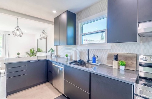 Ottawa Division House | 5BR Home in Nepean Ottawa