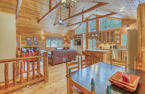 Whitefish House | 5BR House sleeps 14-SKI 25 mins, Grill, Firepit , Pets, near Glacier Park! A+