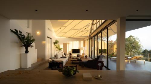 Koh Samui Villa | 5BR Luxury Seaview Designer Villa with Pool & Gym