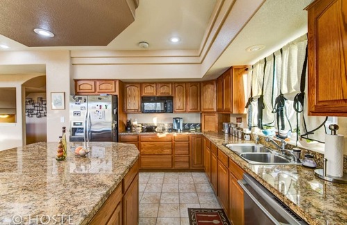 Northeast Colorado Springs Cottage | 5BR Mtn Views Family Getaway HOT TUB