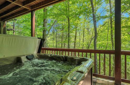 McCaysville House | 5br Waterfront Creek Home Hot Tub & Views