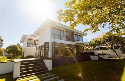 Ngu Hanh Son Villa | 5BRS villa in 5 Star Resort for Big Groups