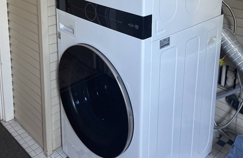 Stockton House | #5Lovely Room/w full bathroom, 3 block from Saint Joseph hospital