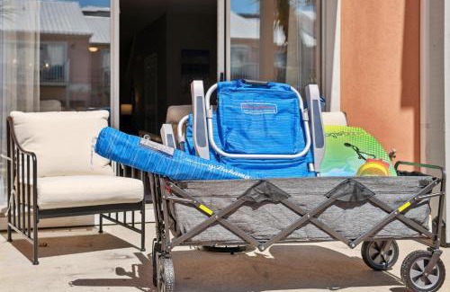 Miramar Beach House | 5min walk 2 Miramar Beach, Mins to Shopping, Steps to Pool, Patio and Yard, Dog Friendly, 1GB Wifi, ! SNOWBIRD MONTHLY RATE 2900 !