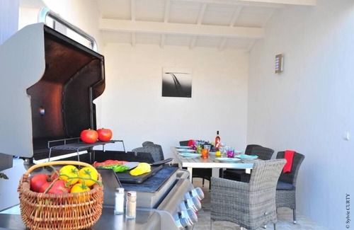 Rivedoux-Plage House | 5min walk from the north beach, modern villa with private heated pool