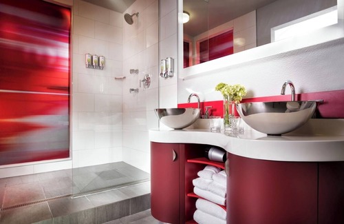 Belltown Hotel | 5th Avenue Suite at Staypineapple, Hotel FIVE, Downtown! Parking, Pets Allowed