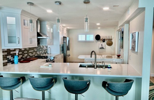 Gulfstream Beach Condo | 5th Fl, 2B 2Ba, Beachfront Condo, Renovated, Garage Parking, Pool, Sauna, Tennis