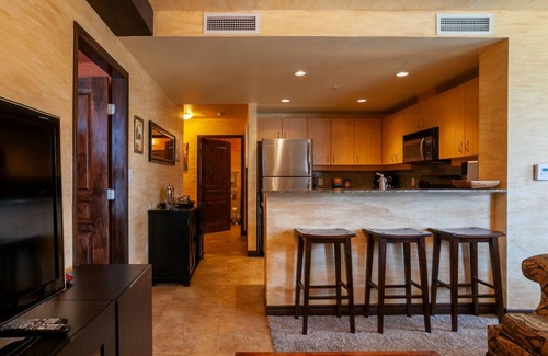 Downtown San Diego Condo | 5th Floor Corner Unit Dual Master with City Views and Parking - Pet Friendly