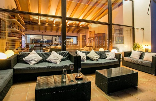 Les Roquetes Villa | 6+1 bedrooms villa up to 16 people 5mn from Sitges, Barcelona
