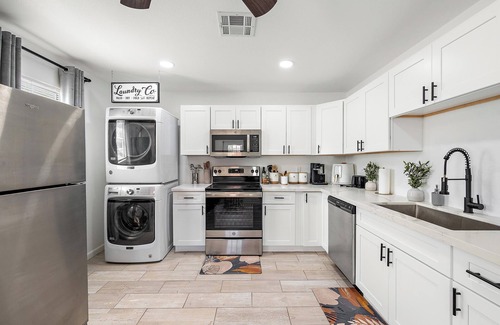 Alhambra Apartment | 6.5 Miles from Downtown Phoenix