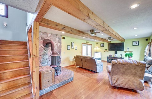 Niles House | 6-Acre Family-Friendly Getaway in Niles!