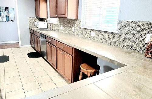 Dupont House | 6 bdrms-3 baths-2 Kitchens-2 Living Rooms - Easy Access to Red Rocks/Downtown!
