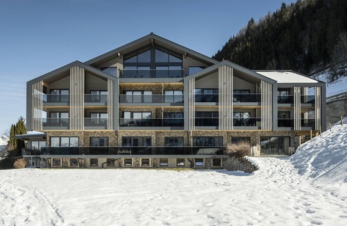 Alpendorf Apartment | 6 Bed Family Room Standard without Balcony