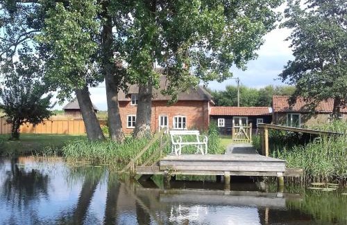 Wroxham House | 6 Bed in Wroxham 72652