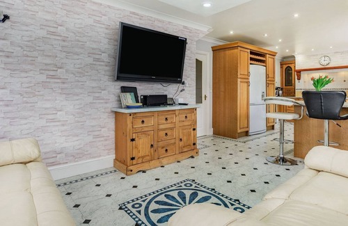 Longhoughton Cottage | 6 bedroom accommodation in Longhoughton, near Alnwick