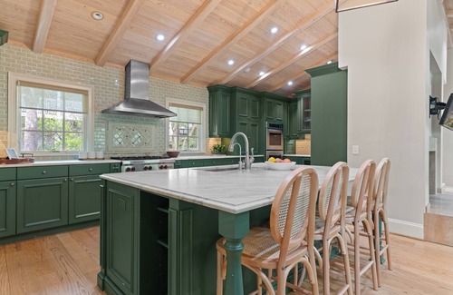 East Beach House | 6 Bedroom home with Pool located at the East Beach 9th Street Entrance