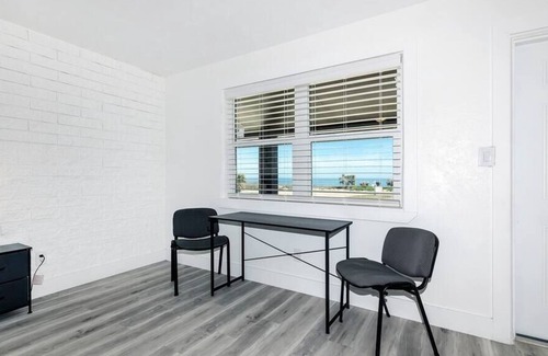 Breakers Bed & Breakfast | 6 Bedroom Hotel W/ Beach Access!