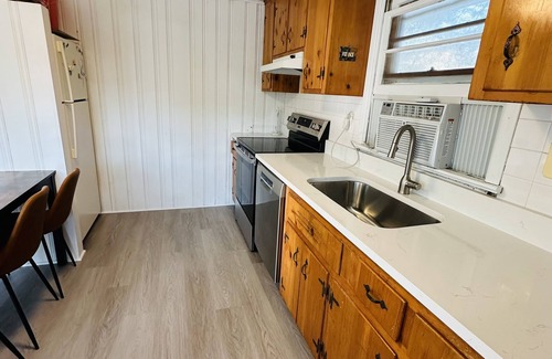 Barnegat Light House | 6-bedroom ocean-block renovated duplex in wonderful Barnegat Light with AC, WiFi