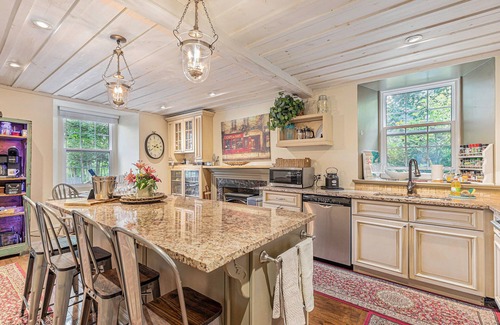 Mississippi Mills House | 6 bedrooms, optional chef, covered porch, salt water pool, kayaks, golf