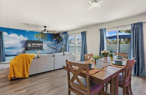 Indian Trails House | 6 Beds 12 Mins To The Beach Pets Ok Fenced Yd