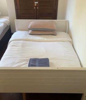 Parnell Apartment | 6 beds including 4 double beds and 2 single sofa beds in 1 bedroom and 1 living room apartment