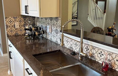 West Kissimmee Cottage | 6 Br/4,5 Bath + Pool/Spa + Game Room/Less than 4 miles from Disney