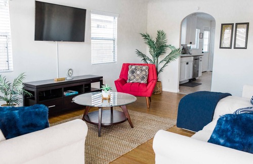 Coastal San Pedro House | 6 BR - AC - Close to Beach