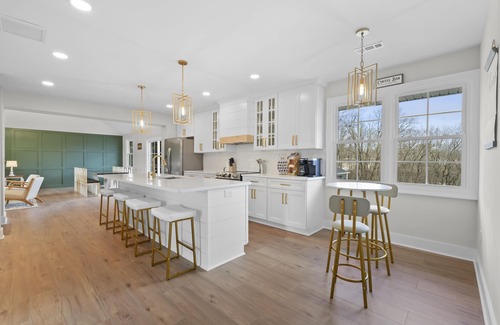 Greenville - Spartanburg House | 6 BR✅ Hot Tub✅ Game Room✅ 10 mins to DT Greenville!✅
