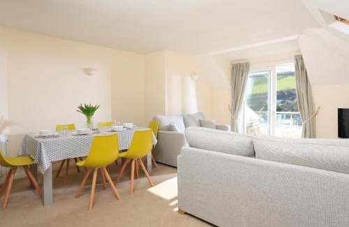 Hope-Cove House | 6 Chichester Court