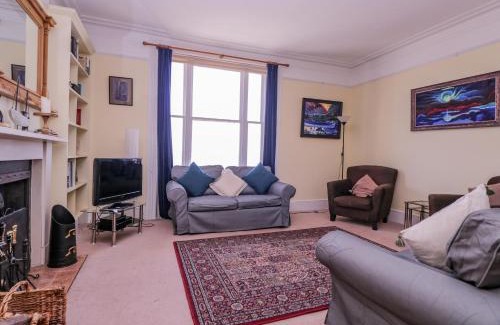 Folkestone House | 6 Gloster Terrace