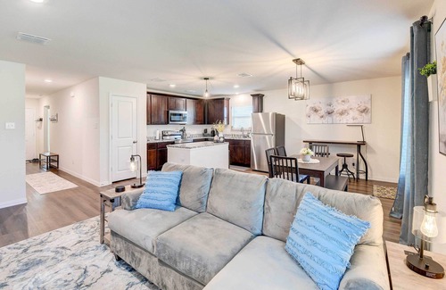 Bellmead House | ~ 6 Mi to Waco: Newly Constructed Family Home