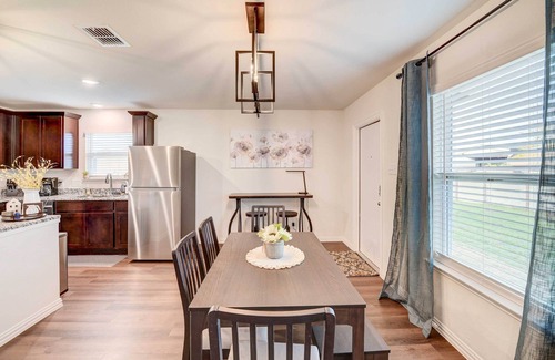 Bellmead House | ~ 6 Mi to Waco: Newly Constructed Family Home