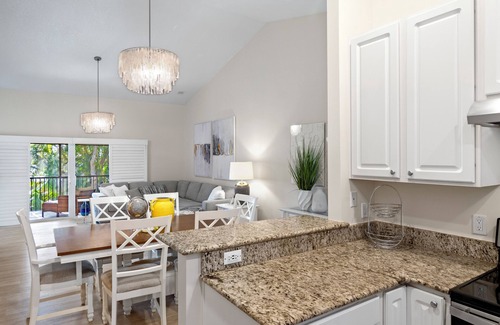 Boulevard Village and Tennis Condo | 6 minutes to Beach at Premier Tennis Club