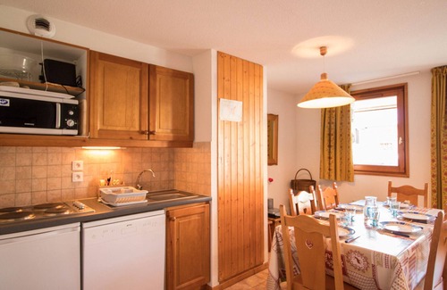 Aussois Apartment | 6-pax Apartment in Aussois with Terrace and Parking