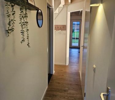 Gramsbergen House | 6 pers. vakantiehuis aan visvijver op vakantiepark, Time4vacay