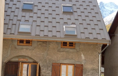 Monetier-les-Bains Apartment | 6-person apartment in the heart of the village - 2-star furnished holiday accommodation