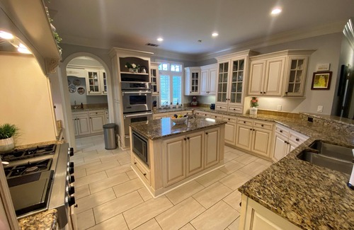 Upatoi House | 6000 sq ft home with Private Pool and Hot Tub, sleeps 16 - 16 Acres