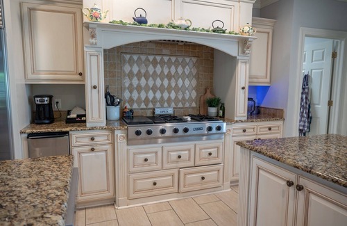 Upatoi House | 6000 sq ft home with Private Pool and Hot Tub, sleeps 16 - 16 Acres